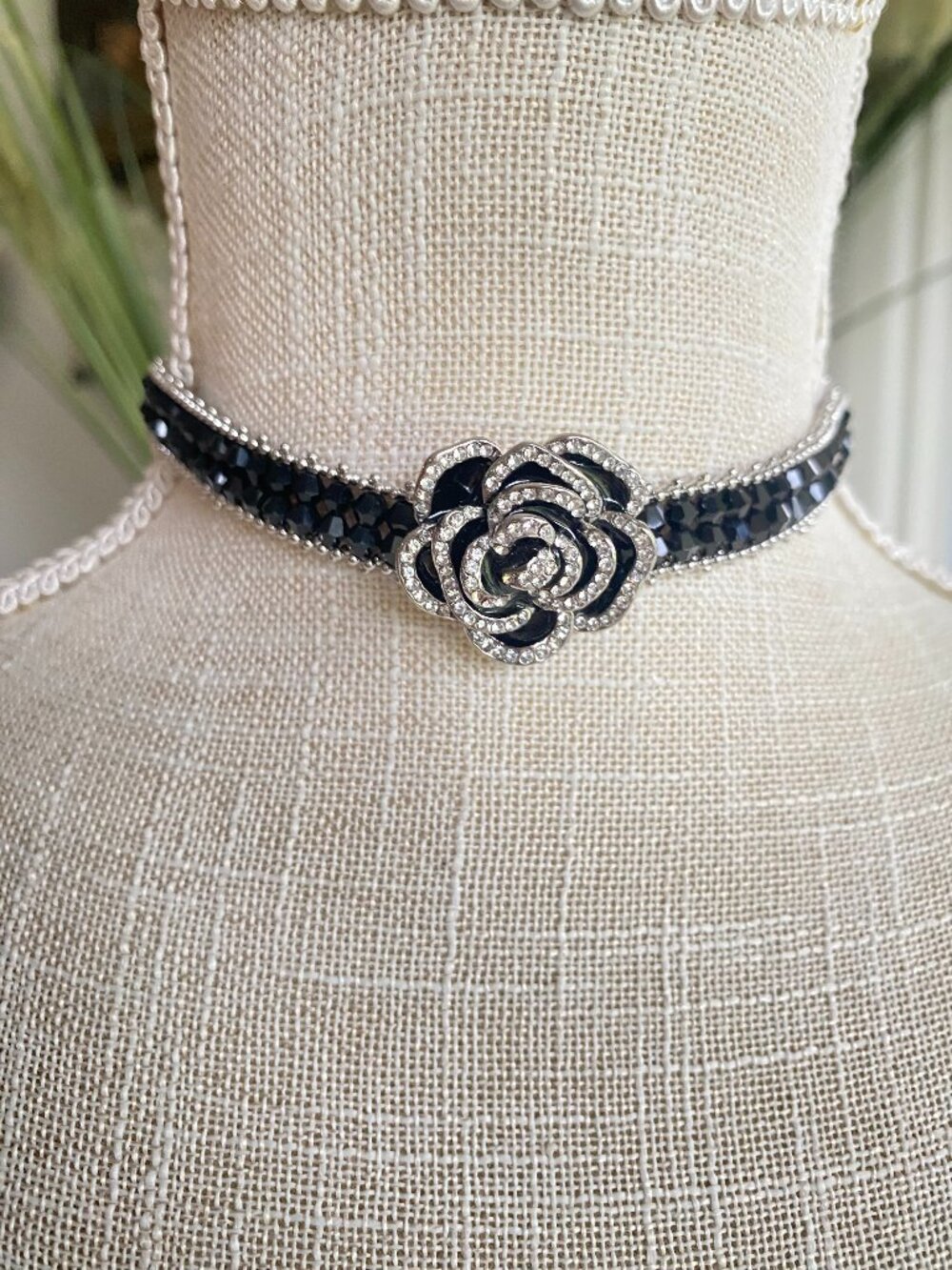 NWT Fifth Avenue Black Crystal Pave Rose Flower Choker Necklace
